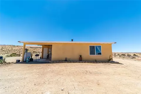 Exterior - 25333 Valley Vw, Apple Valley, CA 92308 photo 1 of 10
