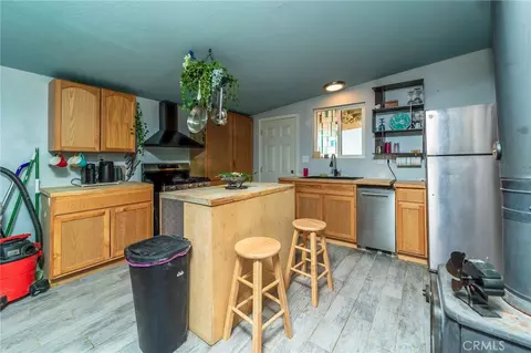 Kitchen - 25333 Valley Vw, Apple Valley, CA 92308 photo 3 of 3