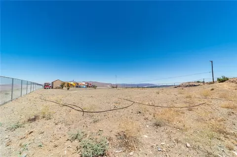 Other - 25333 Valley Vw, Apple Valley, CA 92308 photo 3 of 13