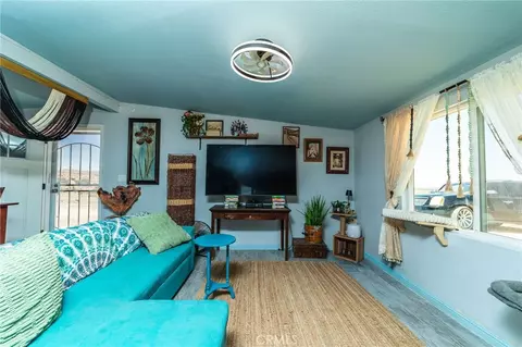 Living - 25333 Valley Vw, Apple Valley, CA 92308 photo 1 of 2