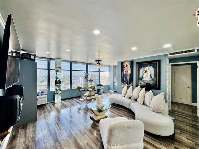 100 Atlantic #1012, Long Beach, CA 90802