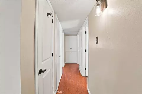 Entry Way - 650 E Mountain Vw, Barstow, CA 92311 photo 4 of 4