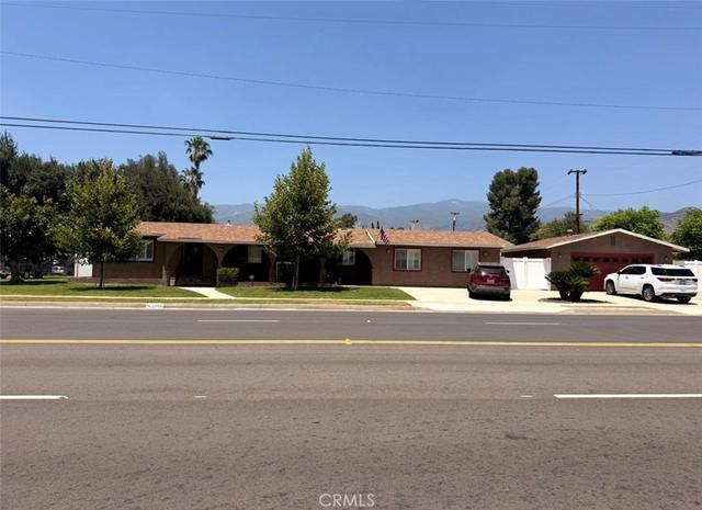 1060 E Lynwood, San Bernardino, CA 92404