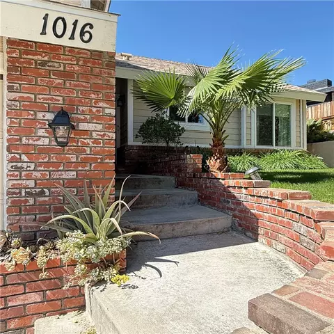 1016 La Feliz, Redlands, CA 92373