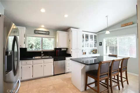 Kitchen - 17371 Mockingbird Cyn, Riverside, CA 92504 photo 1 of 2