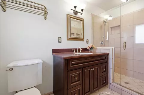 Bath - 3318 Celeste, Riverside, CA 92507 photo 5 of 6