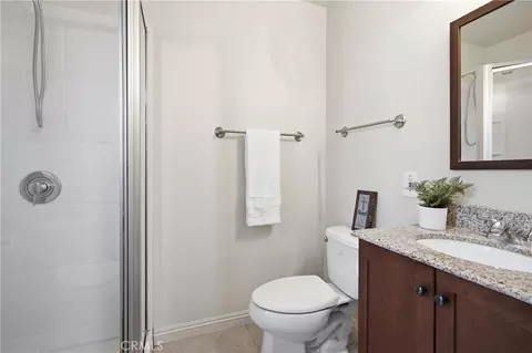 Bath - 3318 Celeste, Riverside, CA 92507 photo 4 of 6