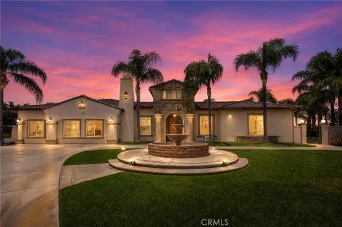 7907 Horizon View Dr, Riverside, CA 92506