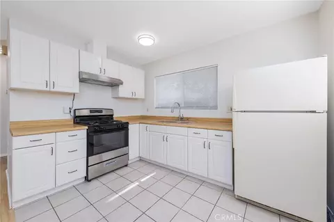 Kitchen - 15510 Surrey Ct, Riverside, CA 92506 photo 6 of 6
