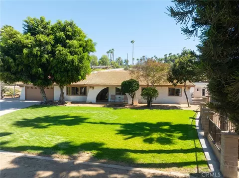 Exterior - 15510 Surrey Ct, Riverside, CA 92506 photo 21 of 22