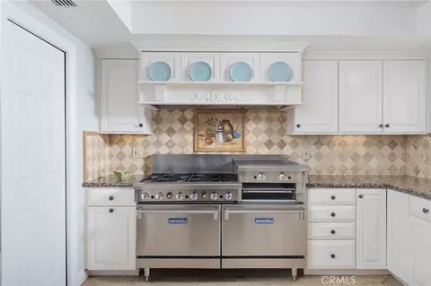 Kitchen - 15510 Surrey Ct, Riverside, CA 92506 photo 3 of 6