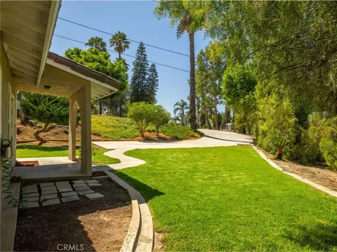 Exterior - 15510 Surrey Ct, Riverside, CA 92506 photo 6 of 22