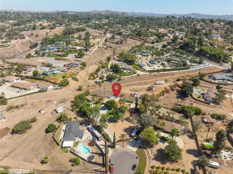 View/Area - 15510 Surrey Ct, Riverside, CA 92506 photo 8 of 8