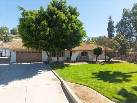 Exterior - 15510 Surrey Ct, Riverside, CA 92506 photo 19 of 22