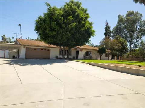 Exterior - 15510 Surrey Ct, Riverside, CA 92506 photo 7 of 22