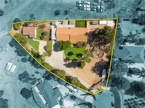 View/Area - 15510 Surrey Ct, Riverside, CA 92506 photo 1 of 8