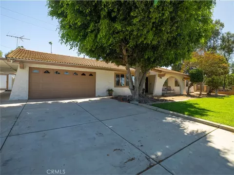 Exterior - 15510 Surrey Ct, Riverside, CA 92506 photo 3 of 22