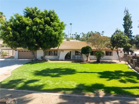 Exterior - 15510 Surrey Ct, Riverside, CA 92506 photo 20 of 22
