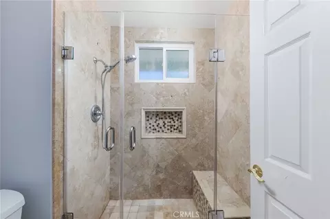 Bath - 15510 Surrey Ct, Riverside, CA 92506 photo 3 of 6