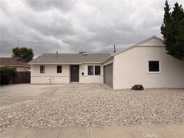 7943 Newcastle, Reseda, CA 91335
