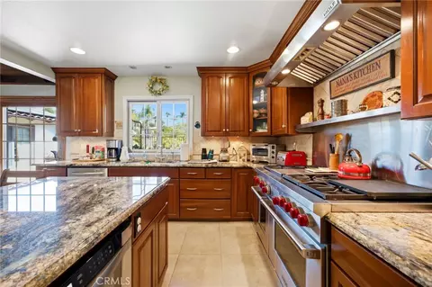 Kitchen - 8424 Pumalo St, Rancho Cucamonga, CA 91701 photo 2 of 4