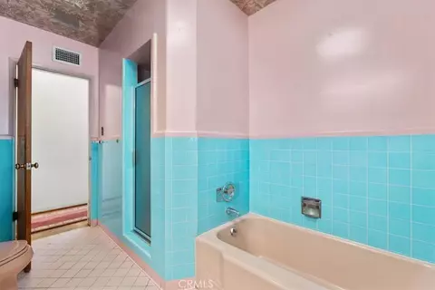 Bath - 306 E Hawthorne, Ontario, CA 91764 photo 3 of 3