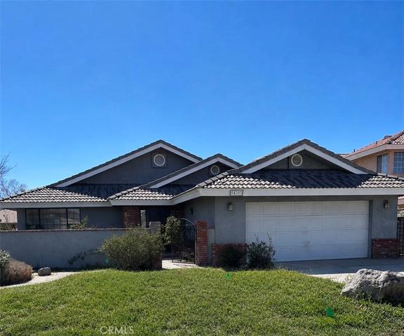 14397 Ironsides Ln, Helendale, CA 92342