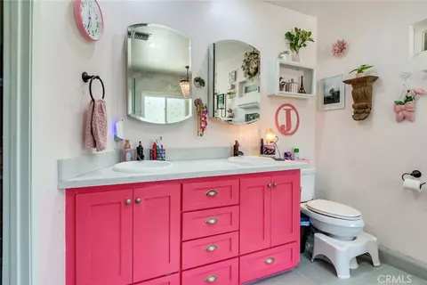 Bath - 18563 Chickory, Riverside, CA 92504 photo 2 of 3