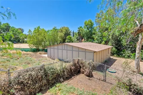 Exterior - 18563 Chickory, Riverside, CA 92504 photo 9 of 10