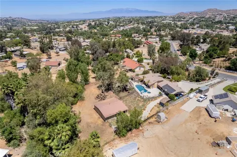 View/Area - 18563 Chickory, Riverside, CA 92504 photo 3 of 5