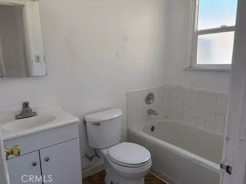 Bath - 882 S K, San Bernardino, CA 92410 photo 1 of 1