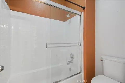 Bath - 923 Denise, Redlands, CA 92374 photo 3 of 3