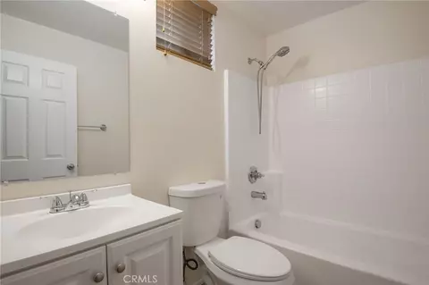Bath - 24 Newburn Ct, Beaumont, CA 92223 photo 3 of 3