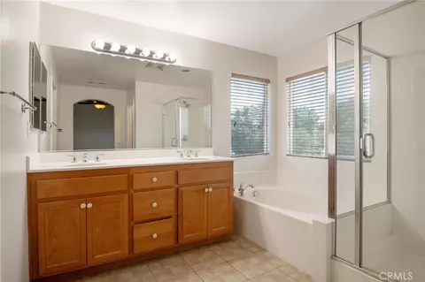Bath - 24 Newburn Ct, Beaumont, CA 92223 photo 1 of 3