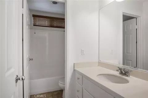 Bath - 24 Newburn Ct, Beaumont, CA 92223 photo 2 of 3