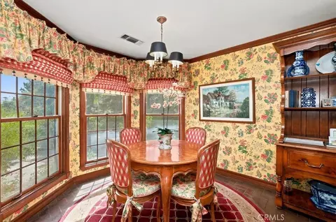 Dining - 2445 Rolling Ridge Rd, Riverside, CA 92506 photo 3 of 3
