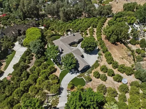 View/Area - 2445 Rolling Ridge Rd, Riverside, CA 92506 photo 4 of 9