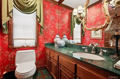 Bath - 2445 Rolling Ridge Rd, Riverside, CA 92506 photo 3 of 5