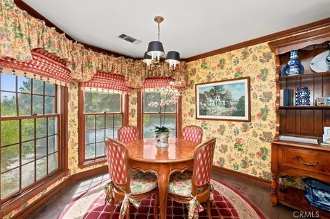Dining - 2445 Rolling Ridge Rd, Riverside, CA 92506 photo 3 of 3