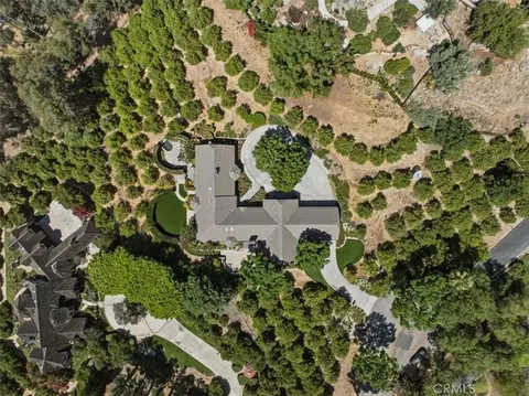 View/Area - 2445 Rolling Ridge Rd, Riverside, CA 92506 photo 5 of 9