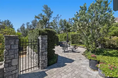 Exterior - 2445 Rolling Ridge Rd, Riverside, CA 92506 photo 18 of 21