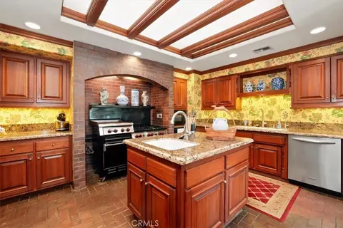 Kitchen - 2445 Rolling Ridge Rd, Riverside, CA 92506 photo 4 of 6