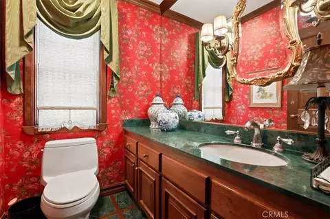 Bath - 2445 Rolling Ridge Rd, Riverside, CA 92506 photo 3 of 5