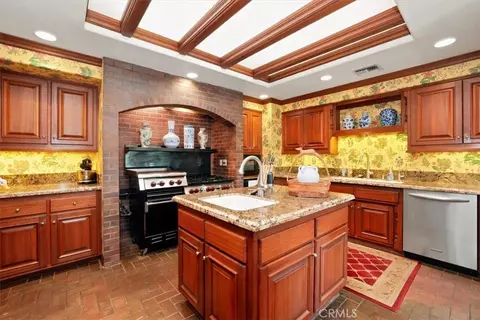 Kitchen - 2445 Rolling Ridge Rd, Riverside, CA 92506 photo 3 of 5