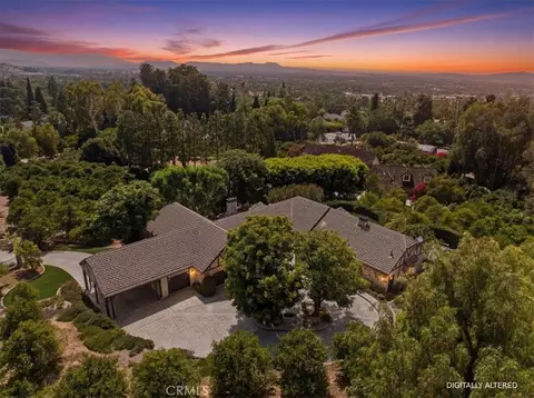 View/Area - 2445 Rolling Ridge Rd, Riverside, CA 92506 photo 1 of 10