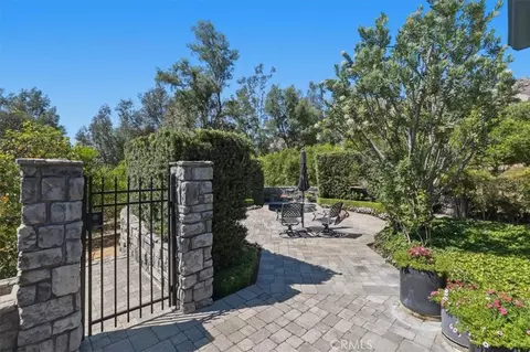 Exterior - 2445 Rolling Ridge Rd, Riverside, CA 92506 photo 17 of 21