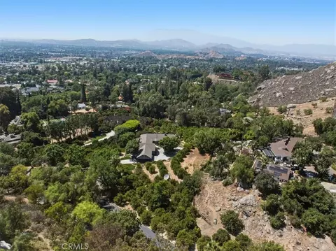 View/Area - 2445 Rolling Ridge Rd, Riverside, CA 92506 photo 9 of 9