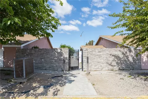 11211 La Habra, Adelanto, CA 92301
