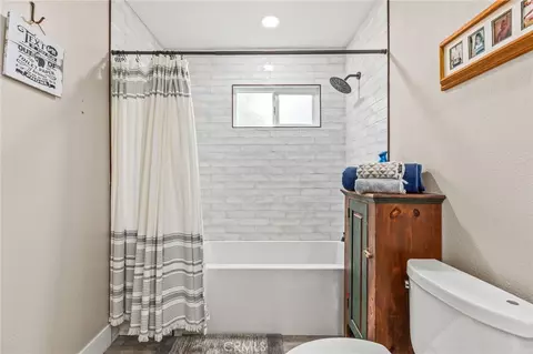 Bath - 3998 Bluff, Norco, CA 92860 photo 4 of 4