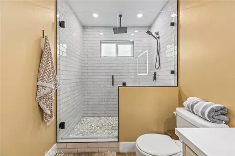 Bath - 3998 Bluff, Norco, CA 92860 photo 2 of 4